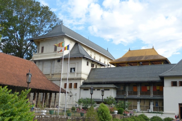Zdjęcie ze Sri Lanki - widok na kompleks Świątynny Kandy