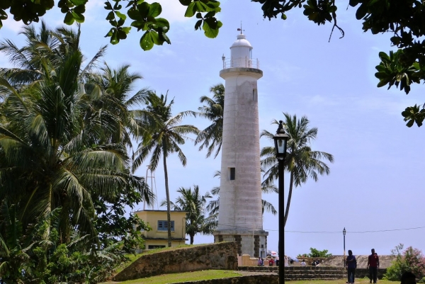 Zdjęcie ze Sri Lanki - brytyjska latarnia morska wybudowana tu dopiero w 1938roku 