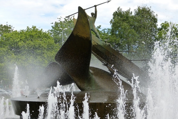 Zdjęcie z Norwegii - Sandefiord; pomnik Wielorybników
