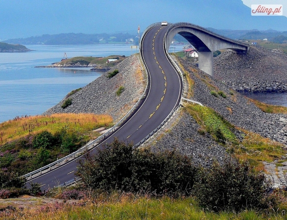 Zdjęcie z Norwegii - a tak ten mostek wygląda jak nie ma mgły (zdjecie z zasobów sieciowych)