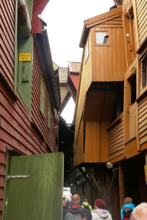 Zdjęcie z Norwegii - wąskie uliczki Bryggen