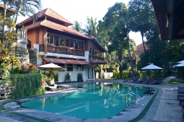 Zdjęcie z Indonezji - jeden z basenow hotelu Champlung Sari