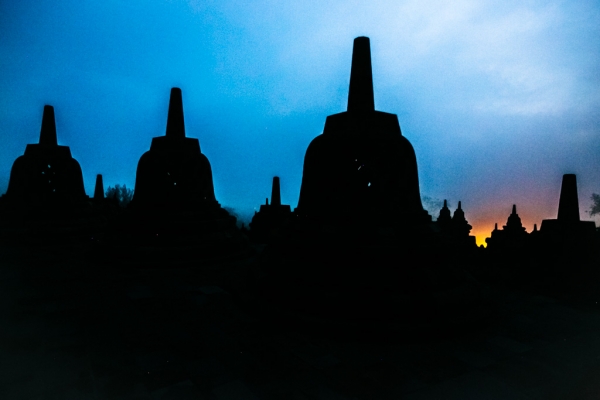 Zdjęcie z Indonezji - Borobudur, wschod slonca