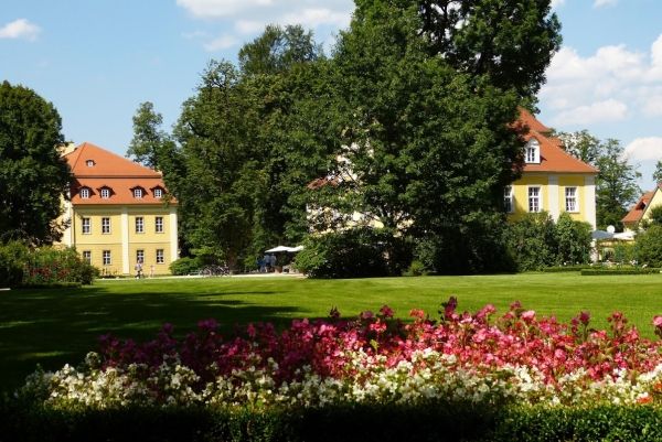 Zdjęcie z Polski - Pałac Łomnica i Dom Wdowy