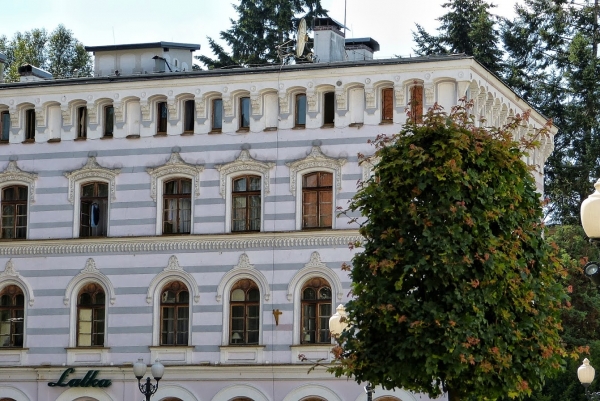Zdjęcie z Polski - Pawilon Domu Zdrojowego "Lalka" mieści się w pięknym ponad 100-letnim budynku 