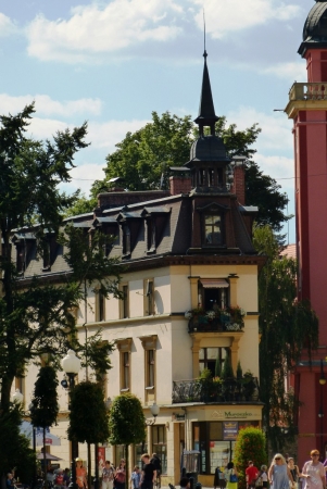 Zdjęcie z Polski - Trójkątny Domek - to dośc oryginalny i nietypowy urokliwy budyneczek w centrum Cieplic
