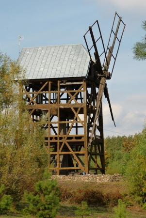 Zdjęcie z Polski - XIX-wieczny wiatrak typu Koźlak