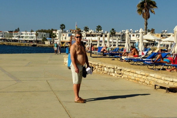 Zdjęcie z Cypru - Andrzejki na Cyprze - czyli solenizant w swym żywiole:) 