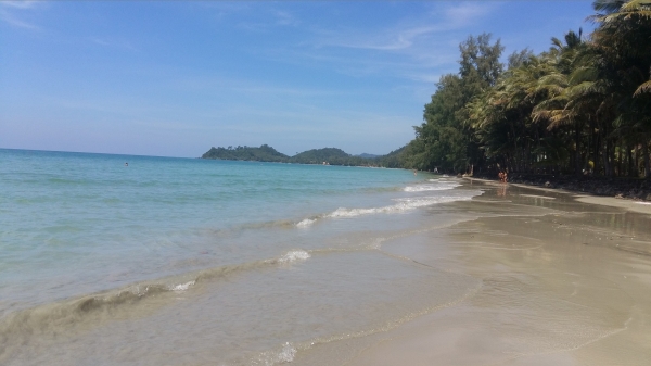 Zdjęcie z Tajlandii - Szeroka i długa plaża na Koh Chang