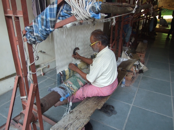 Zdjęcie z Indii - tkanie dywanów