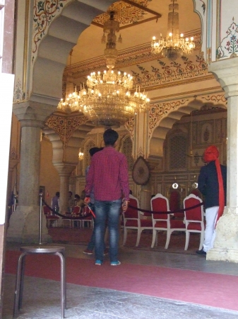Zdjęcie z Indii - spojrzenie do sali tronowej