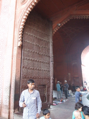 Zdjęcie z Indii - opuszczamy meczet