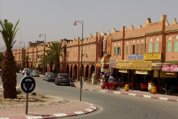 Zdjęcie z Maroka - centrum Agdz, mieściny położonej na szlaku karawan z Marrakeszu do Timbuktu