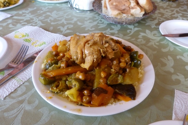 Zdjęcie z Maroka - chicken tajin - nie jest aż tak dobry jak wersje z wołowina czy koziną, ale w sumie smaczny