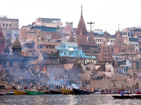 Zdjęcie z Indii - Ghaty nad Gangesem w Waranasi.
