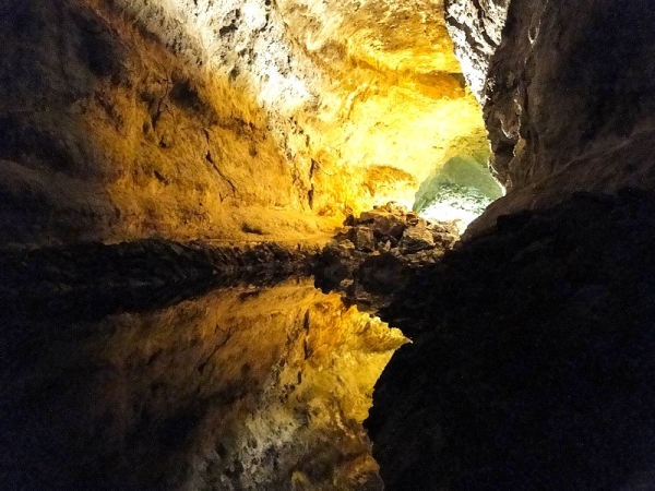 Zdjęcie z Hiszpanii - W tunelu lawowym Cueva de los Verdes. 