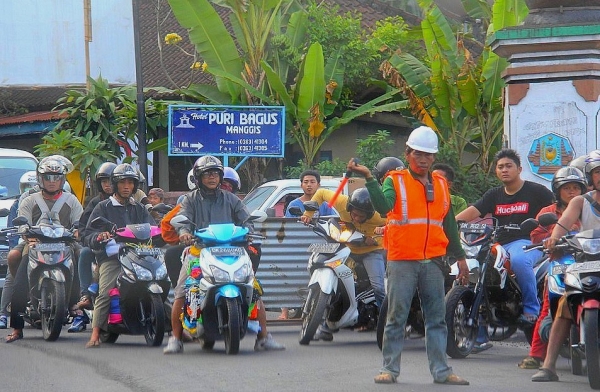 Zdjęcie z Indonezji - Kuta ruch uliczny