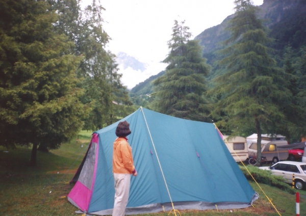 Zdjęcie ze Szwajcarii - Na campingu w Lutschental