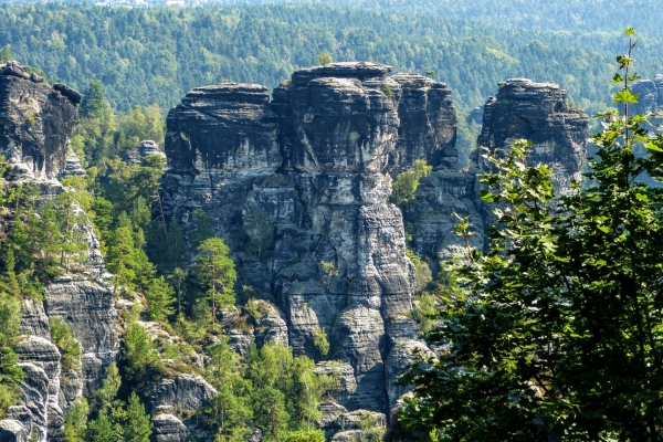 Zdjęcie z Niemiec - takich skalnych ostańców znajdziemy tu naprawdę mnóstwo