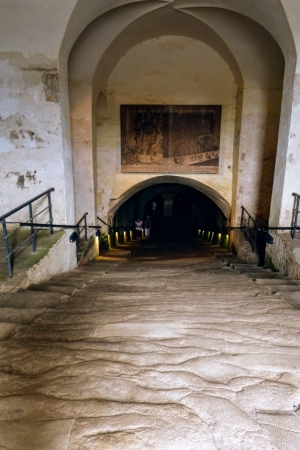 Zdjęcie z Niemiec - wejście do piwnic w zamku Magdaleny