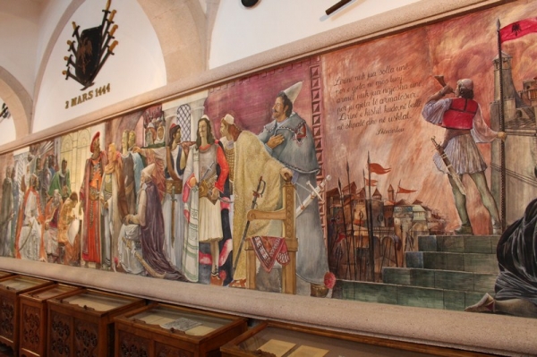 Zdjęcie z Albanii - Przepiękne malowidła ścienne w Muzeum Skanderbega