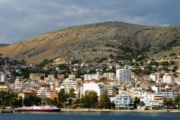 Zdjęcie z Albanii - Saranda z pokładu statku- powrót na Korfu