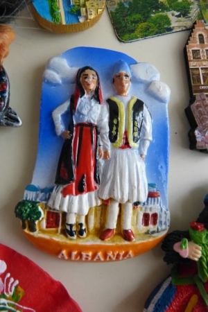Zdjęcie z Albanii - i albańskie magnesio już w domciu.... THE END!