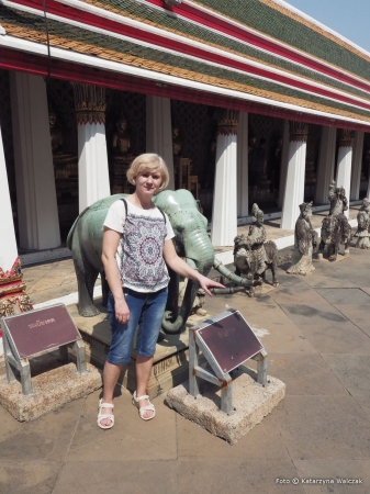 Zdjęcie z Tajlandii - Na dziedzińcu Wat Arun