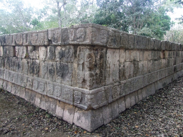 Zdjęcie z Meksyku - ściana czaszek