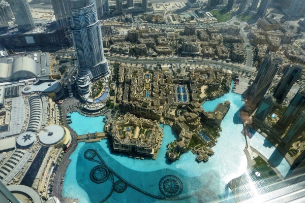 Zdjęcie z Zjednoczonych Emiratów Arabskich - trochę jak makieta? albo grafika z gry komputerowej