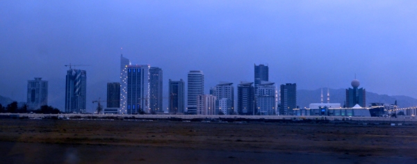 Zdjęcie z Zjednoczonych Emiratów Arabskich - widok na Fujairah z okien samolotu... 