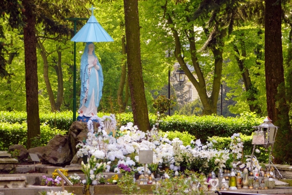 Zdjęcie z Polski - ciekawa figurka Matki Boskiej Ciechocińskiej 