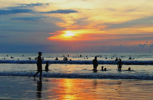 Zdjęcie z Indonezji - Na legianskiej plazy