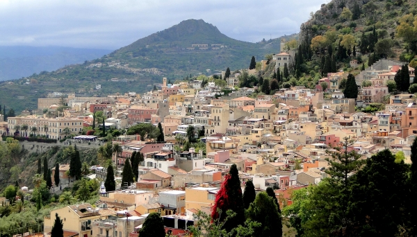 Zdjęcie z Włoch - Taormina - widok na miasto z teatru greckiego