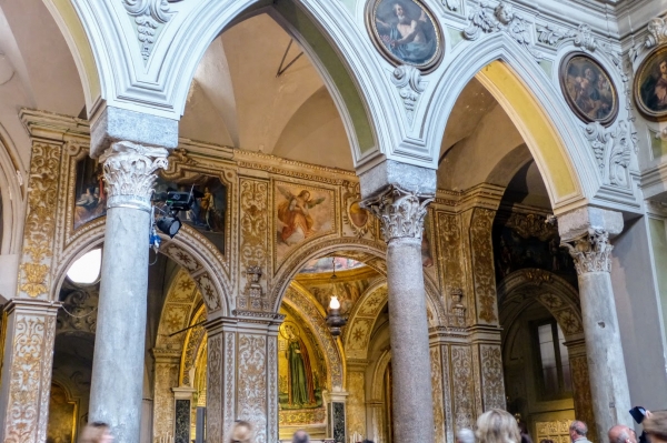 Zdjęcie z Włoch - w jednej z wielu kaplic katedry