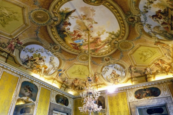 Zdjęcie z Włoch - urocze sufity pałacowych komnat