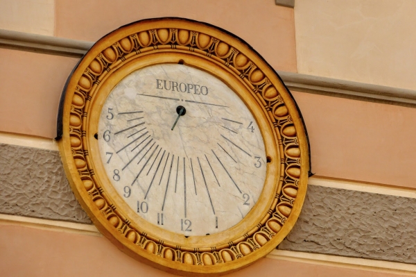 Zdjęcie z Włoch - tuż obok kościoła stara jak Republika tarcza zegara słonecznego