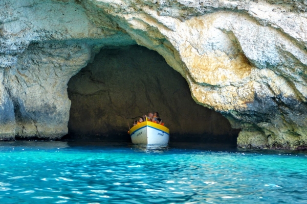 Zdjęcie z Malty - woda faktycznie miejscami jak na Capri...