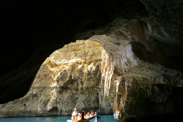 Zdjęcie z Malty - z perspektywy jednej z jaskiń morskich :)