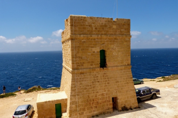 Zdjęcie z Malty - spojrzenie w lewo i mamy oryginał:) XVII wieczna baszta obronna