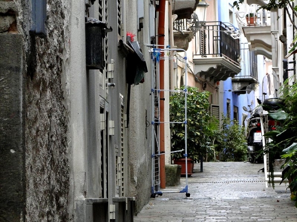 Zdjęcie z Włoch - W zaułkach miasteczka Lipari.