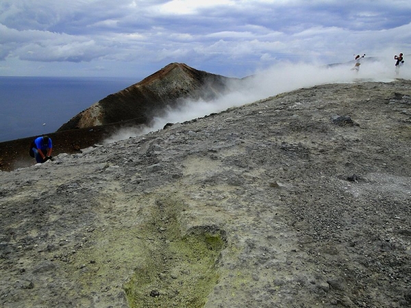Zdjęcie z Włoch - Na kraterze Vulcano.