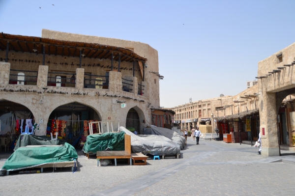 Zdjęcie z Kataru - Souq Waqif - normalnie tloczne i gwarne miejsce
