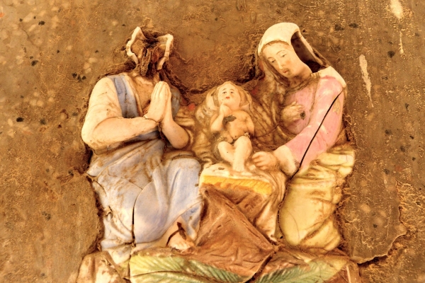 Zdjęcie z Malty - cudna porcelanowa rodzinka; niestety potłuczona znakiem czasu....