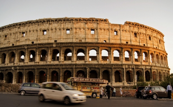 Zdjęcie z Włoch - Coloseum- obowiązkowo w Rzymie: wieczorna przechadzka 