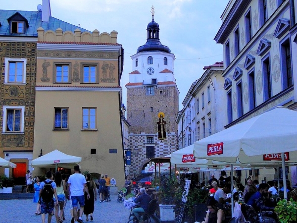 Zdjęcie z Polski - Brama Krakowska widziana z Rynku.
