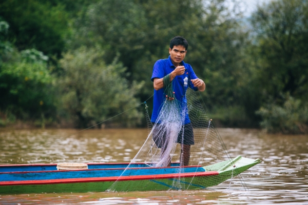 Zdjęcie z Laosu - rybak