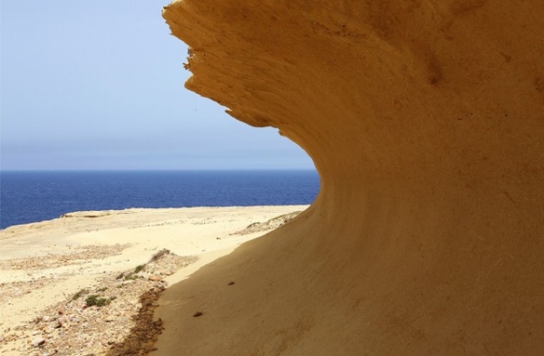 Zdjęcie z Malty - nie tylko woda tu rzeźbi..... wiatr (maltański gregale) dokłada też swoją dolę 