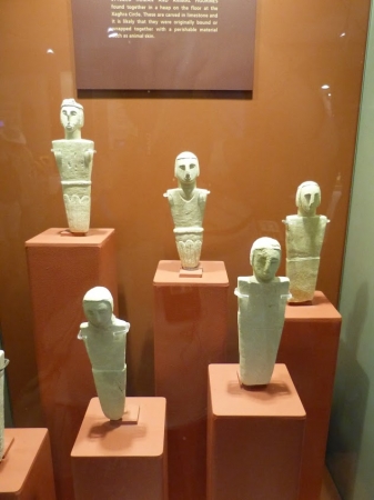 Zdjęcie z Malty - figurki mające 5500 lat