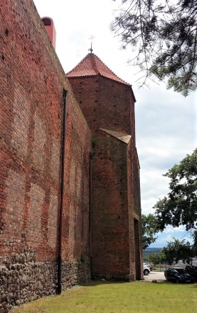 Zdjęcie z Polski - Mury zamku książąt mazowieckich w Płocku